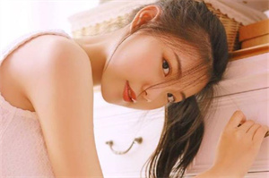 爱上海：We can appreciate a variety of plants and flowers.