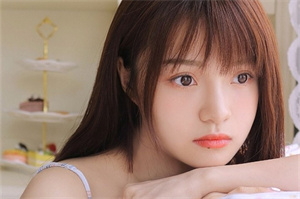 爱上海：You can choose to stroll along the tranquil lake shore